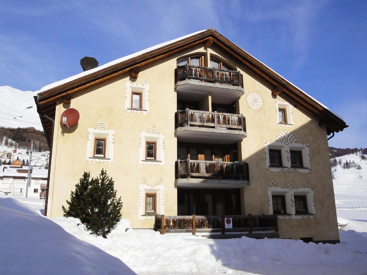 Apartment Chesa Mezzaun Zuoz Exterior foto